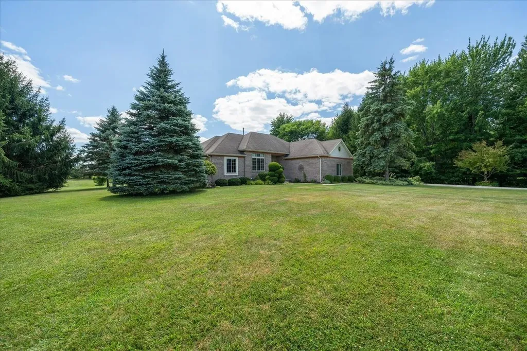 6553 Lindsey Road China Township MI 48054