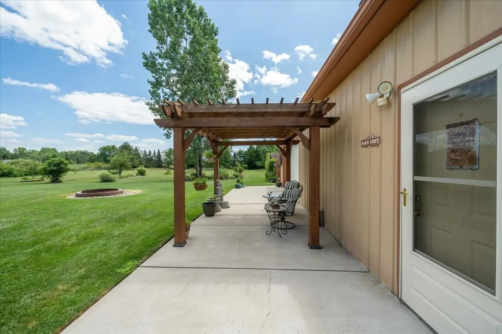 6553 Lindsey Road China Township MI 48054