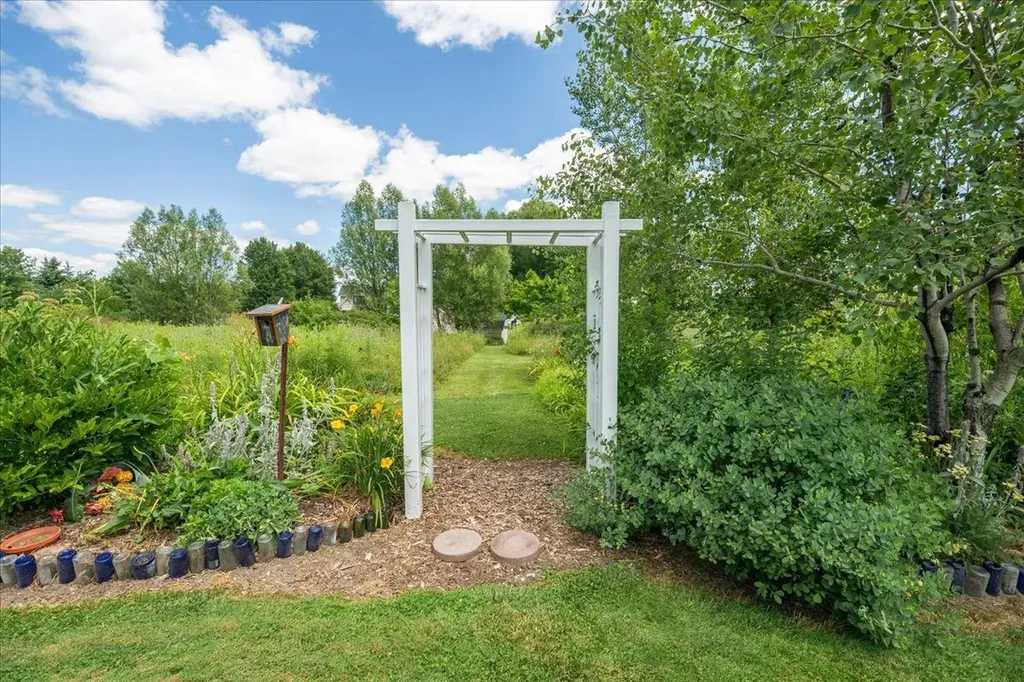 6553 Lindsey Road China Township MI 48054