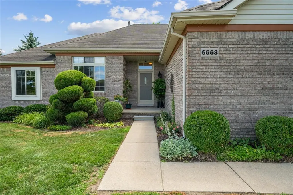 6553 Lindsey Road China Township MI 48054