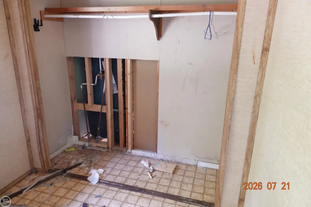 3143 N Harrison Avenue Harrison City MI 48625