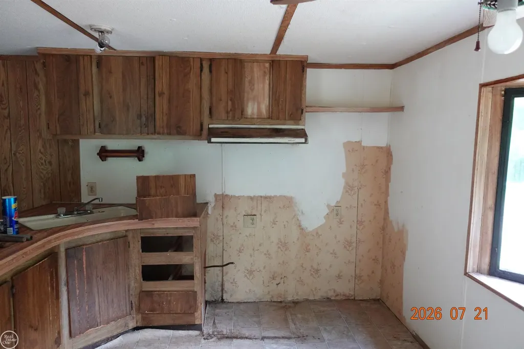 3143 N Harrison Avenue Harrison City MI 48625