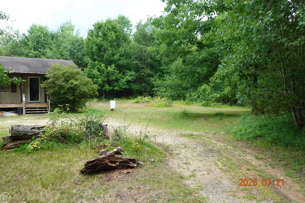 3143 N Harrison Avenue Harrison City MI 48625