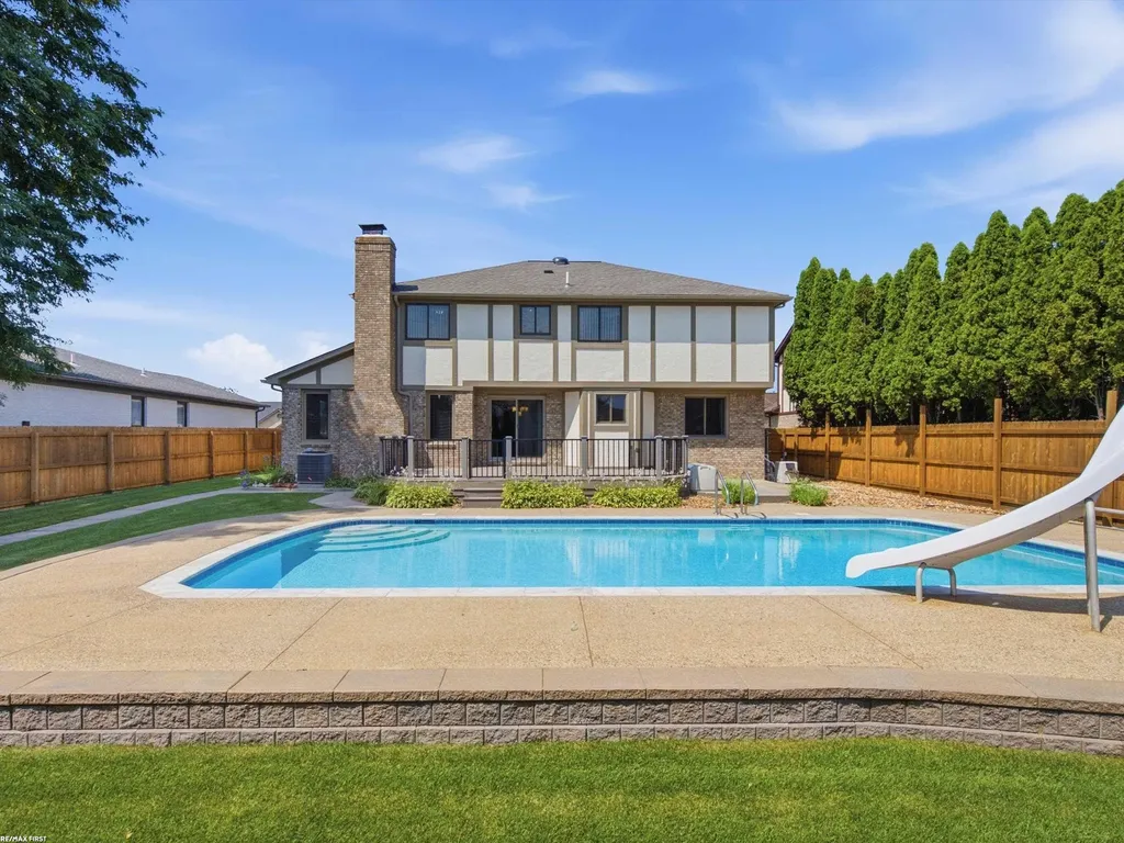 16730 Tower Drive Macomb Township MI 48044