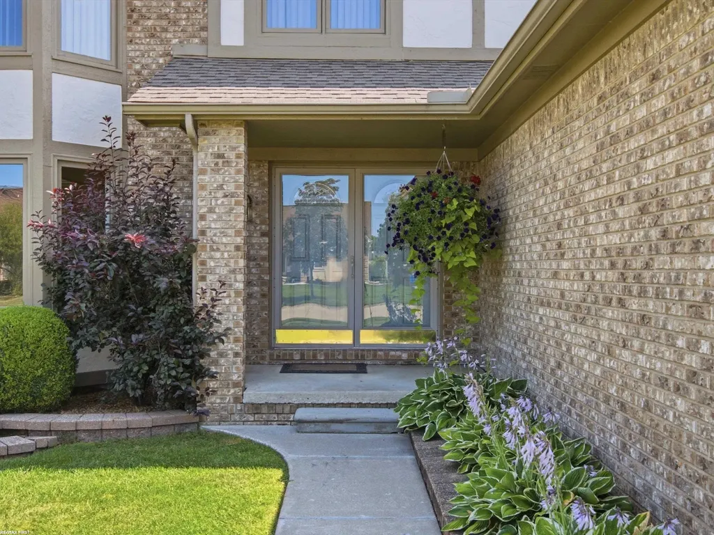 16730 Tower Drive Macomb Township MI 48044