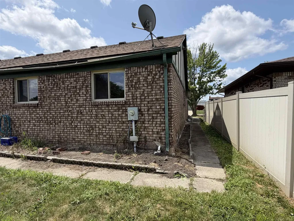 47066 Sanborn Drive Macomb Township MI 48044