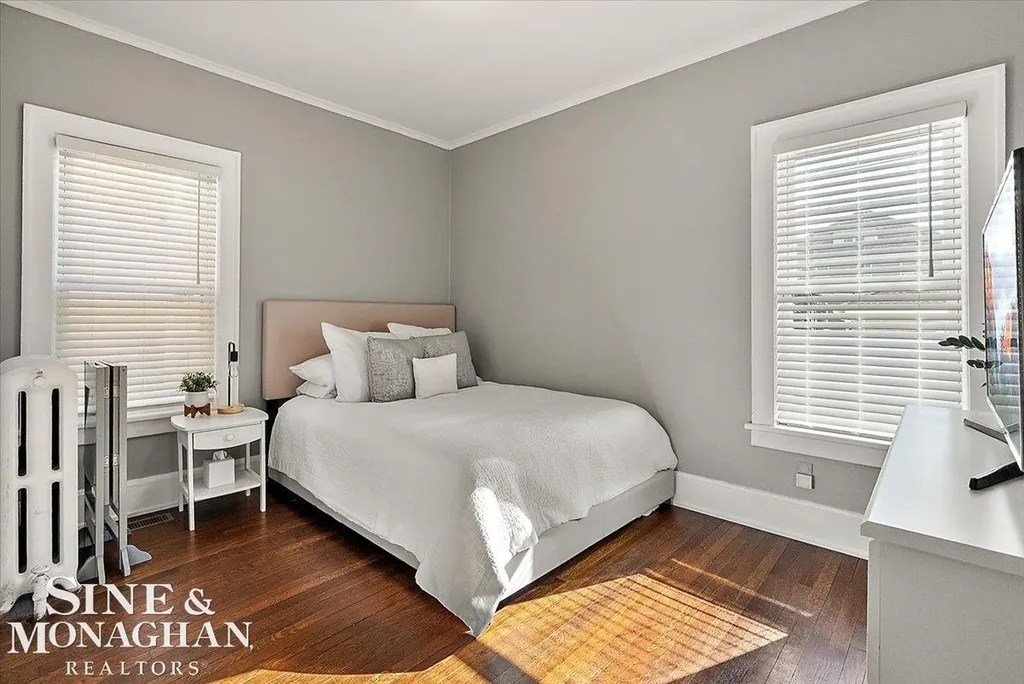 1124 Beaconsfield Road Grosse Pointe Park City MI 48230