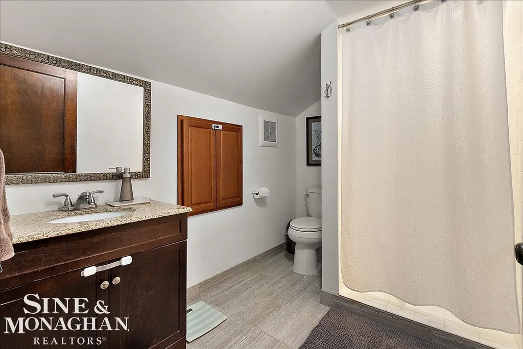 1124 Beaconsfield Road Grosse Pointe Park City MI 48230
