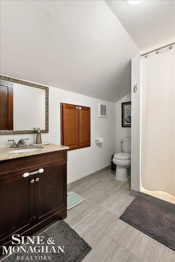 1124 Beaconsfield Road Grosse Pointe Park City MI 48230