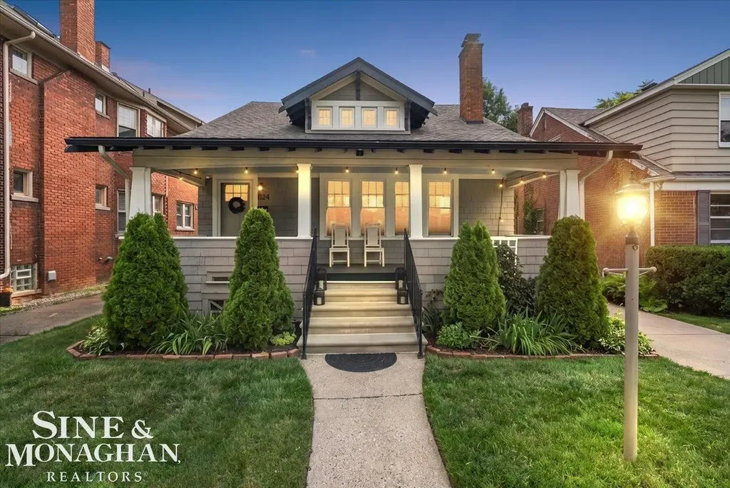 1124 Beaconsfield Road Grosse Pointe Park City MI 48230