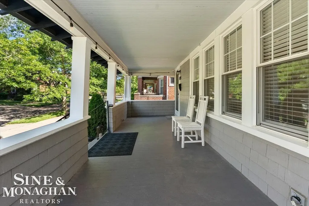 1124 Beaconsfield Road Grosse Pointe Park City MI 48230