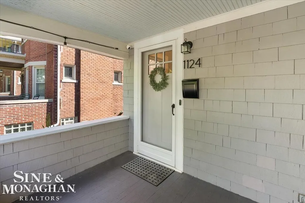 1124 Beaconsfield Road Grosse Pointe Park City MI 48230