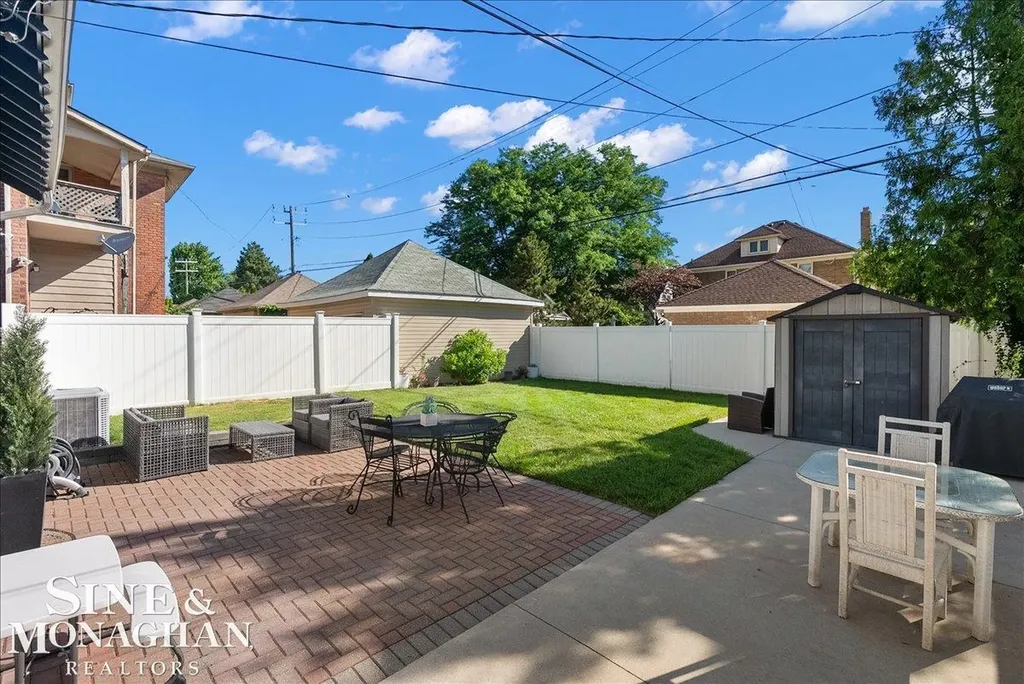 1124 Beaconsfield Road Grosse Pointe Park City MI 48230
