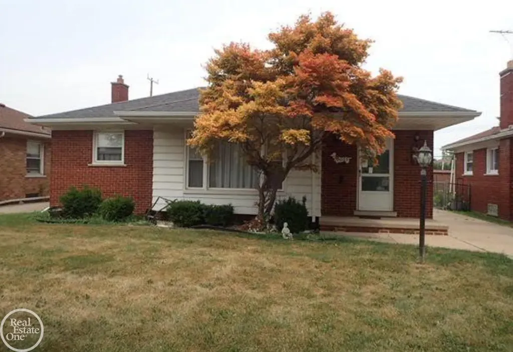 19065 Lister Avenue Eastpointe City MI 48021