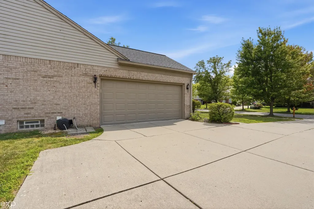 3425 Empire State Drive Unknown City MI 48188