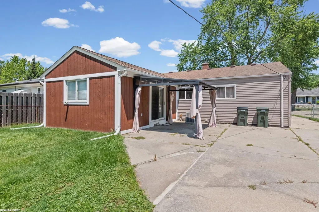 23112 Detour Street Macomb Township MI 48082