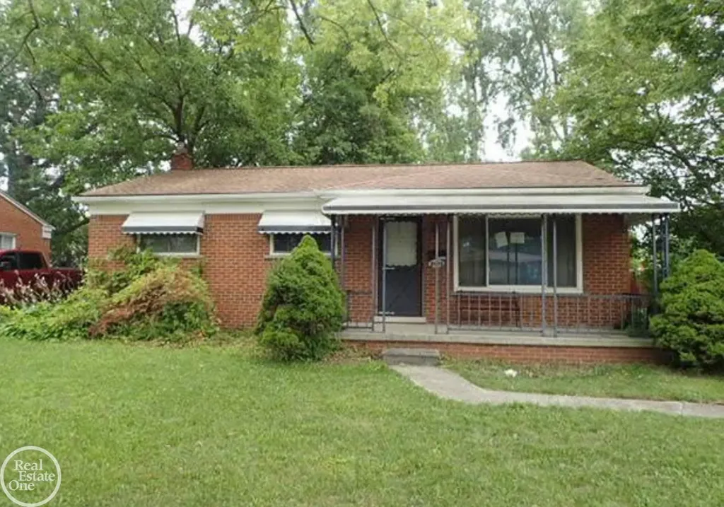 35524 Strathcona Street Clinton Charter Township MI 48035