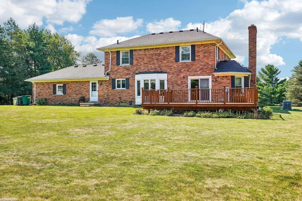 1405 Mckail Road Leonard Village MI 48367