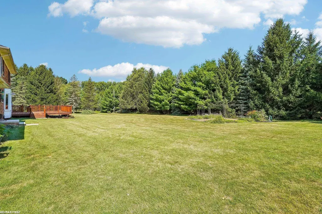 1405 Mckail Road Leonard Village MI 48367