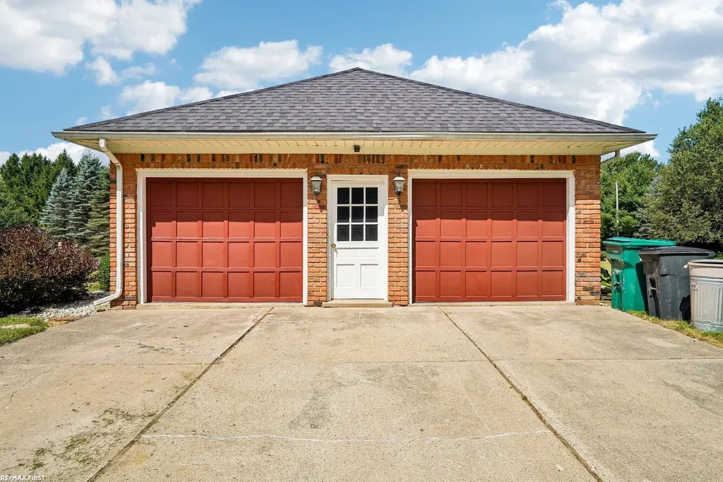 1405 Mckail Road Leonard Village MI 48367
