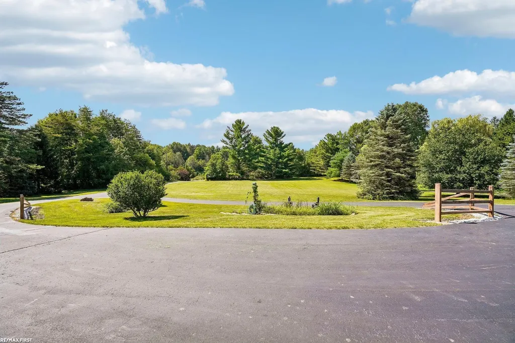 1405 Mckail Road Leonard Village MI 48367