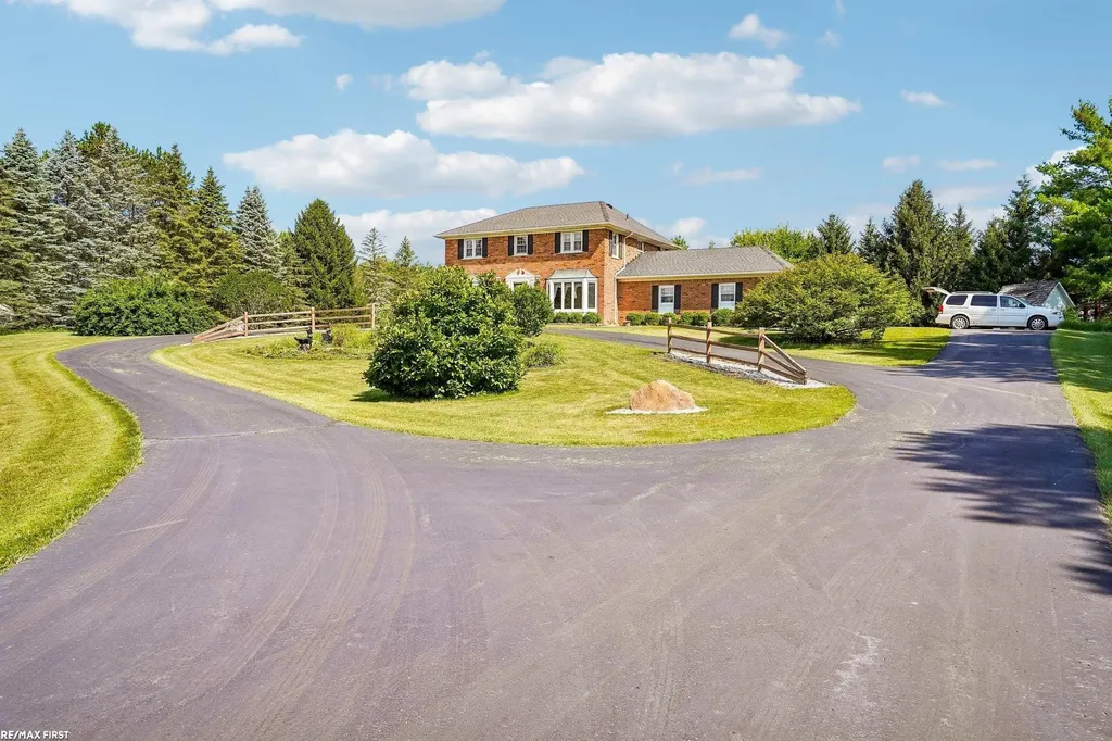 1405 Mckail Road Leonard Village MI 48367