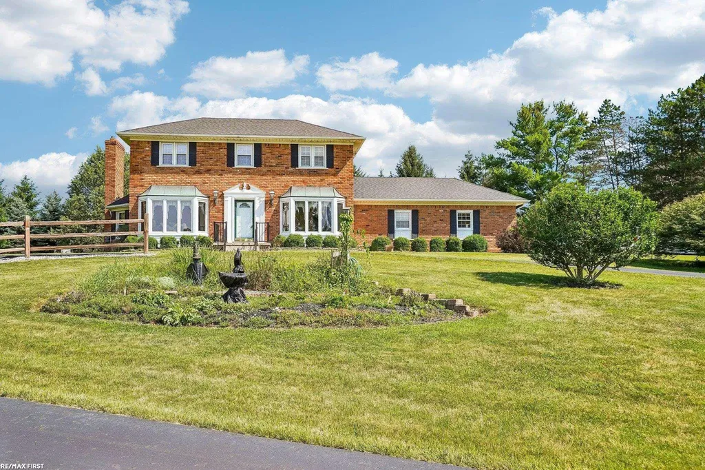 1405 Mckail Road Leonard Village MI 48367