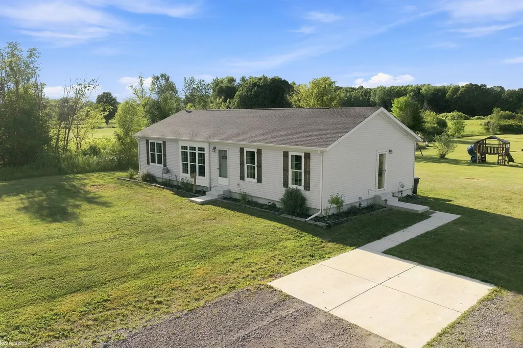 9638 Sparling Road Wales Township MI 48027