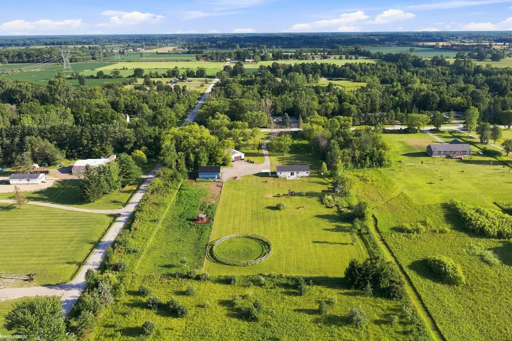 9638 Sparling Road Wales Township MI 48027