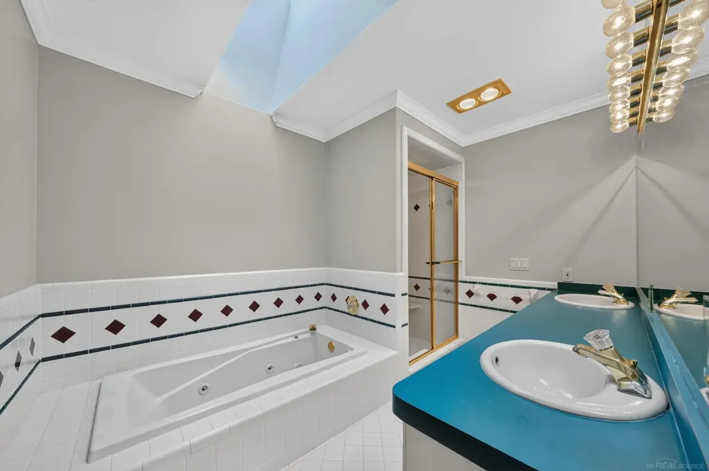 8893 Chestnut Run Drive Shelby Charter Township MI 48317