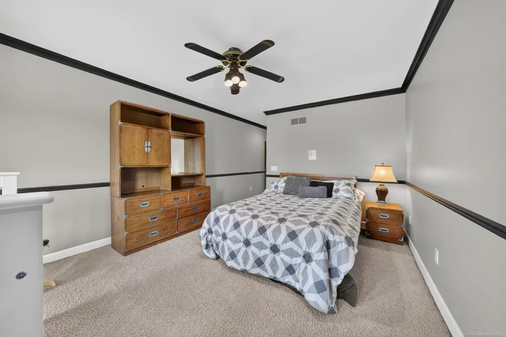 8893 Chestnut Run Drive Shelby Charter Township MI 48317