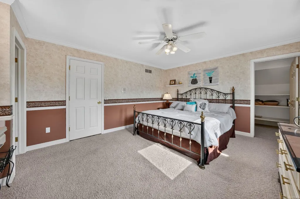 8893 Chestnut Run Drive Shelby Charter Township MI 48317