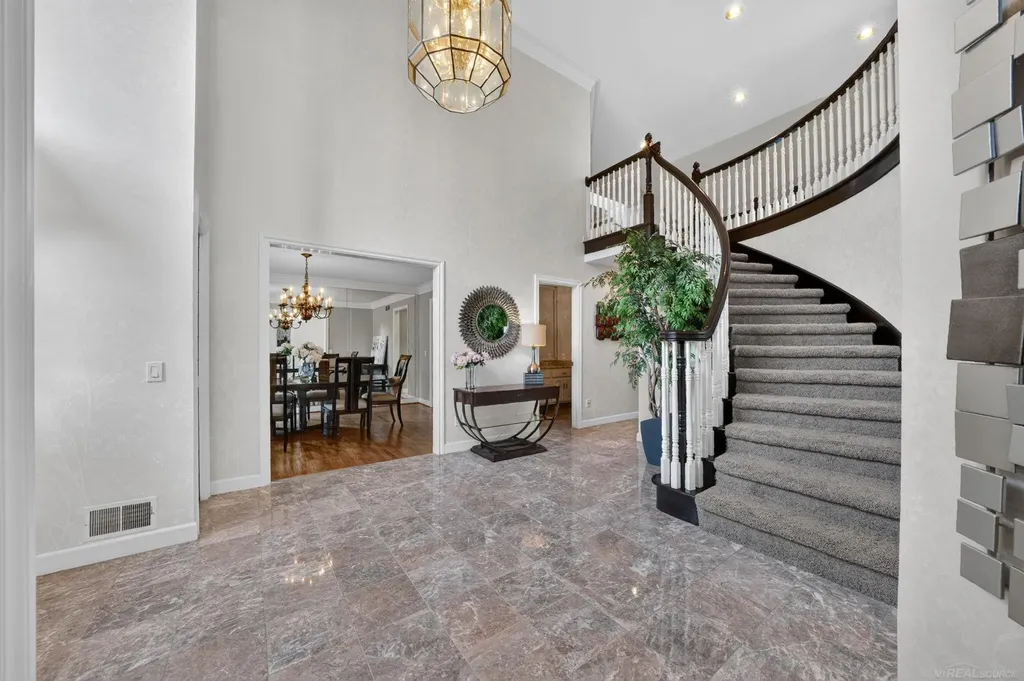 8893 Chestnut Run Drive Shelby Charter Township MI 48317