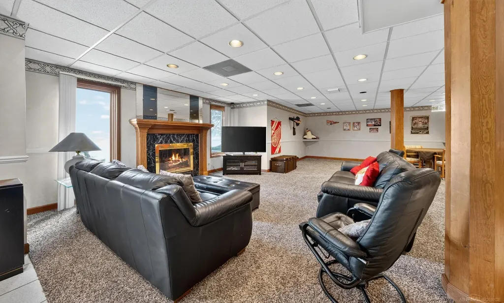 8893 Chestnut Run Drive Shelby Charter Township MI 48317