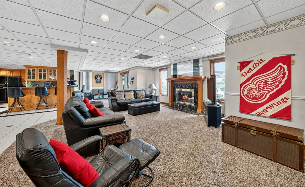 8893 Chestnut Run Drive Shelby Charter Township MI 48317