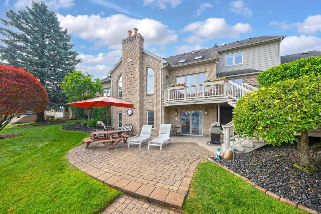 8893 Chestnut Run Drive Shelby Charter Township MI 48317