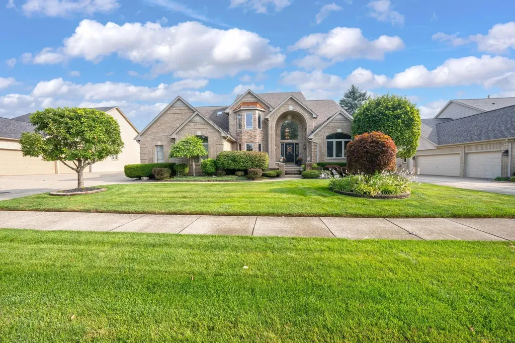 8893 Chestnut Run Drive Shelby Charter Township MI 48317