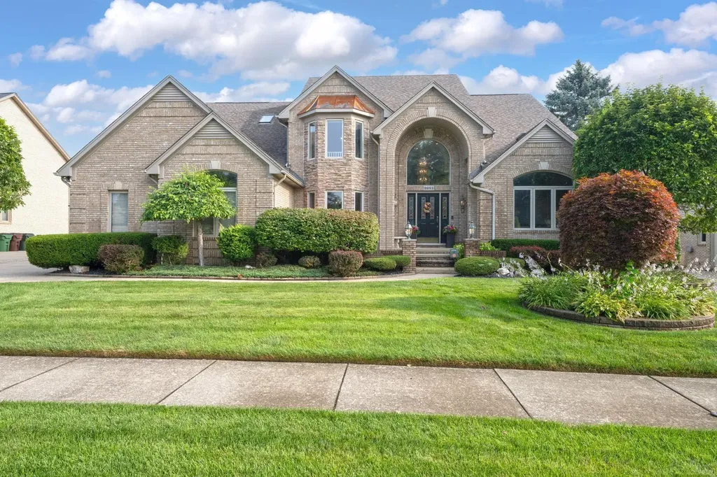 8893 Chestnut Run Drive Shelby Charter Township MI 48317