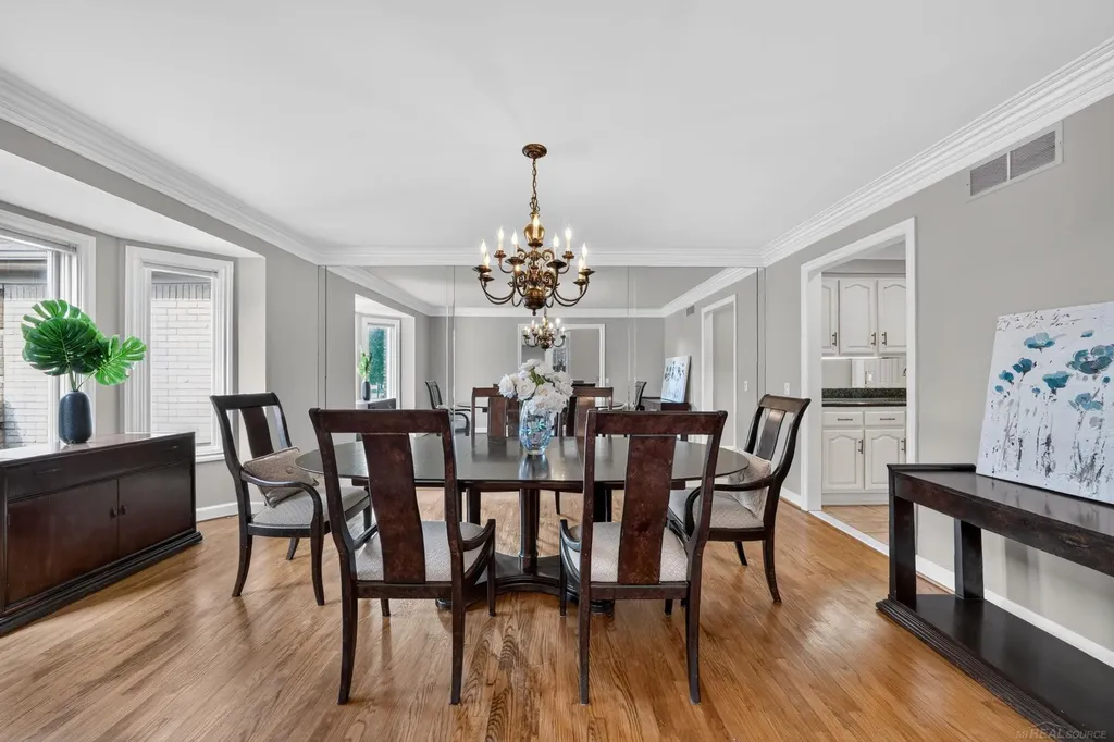8893 Chestnut Run Drive Shelby Charter Township MI 48317
