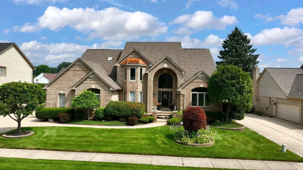 8893 Chestnut Run Drive Shelby Charter Township MI 48317