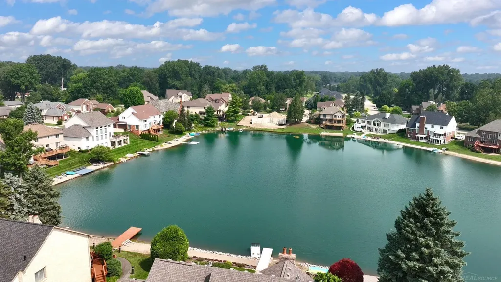 8893 Chestnut Run Drive Shelby Charter Township MI 48317