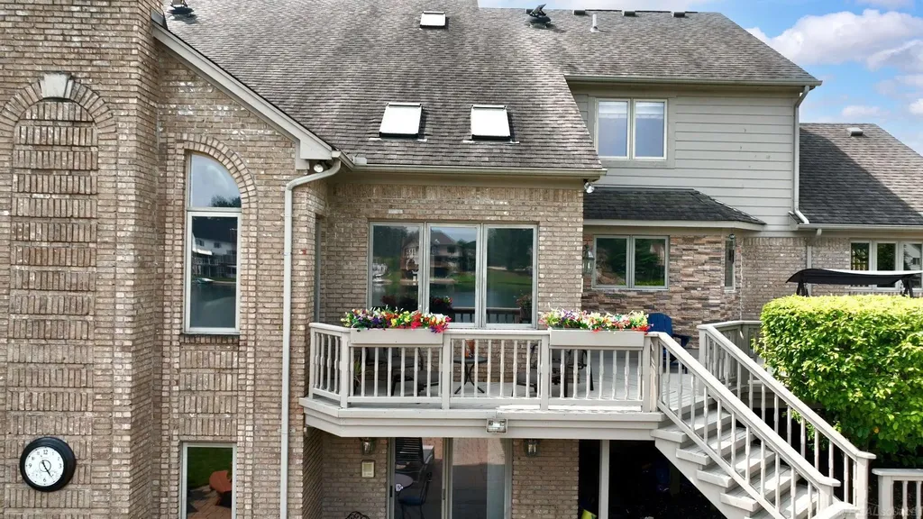 8893 Chestnut Run Drive Shelby Charter Township MI 48317