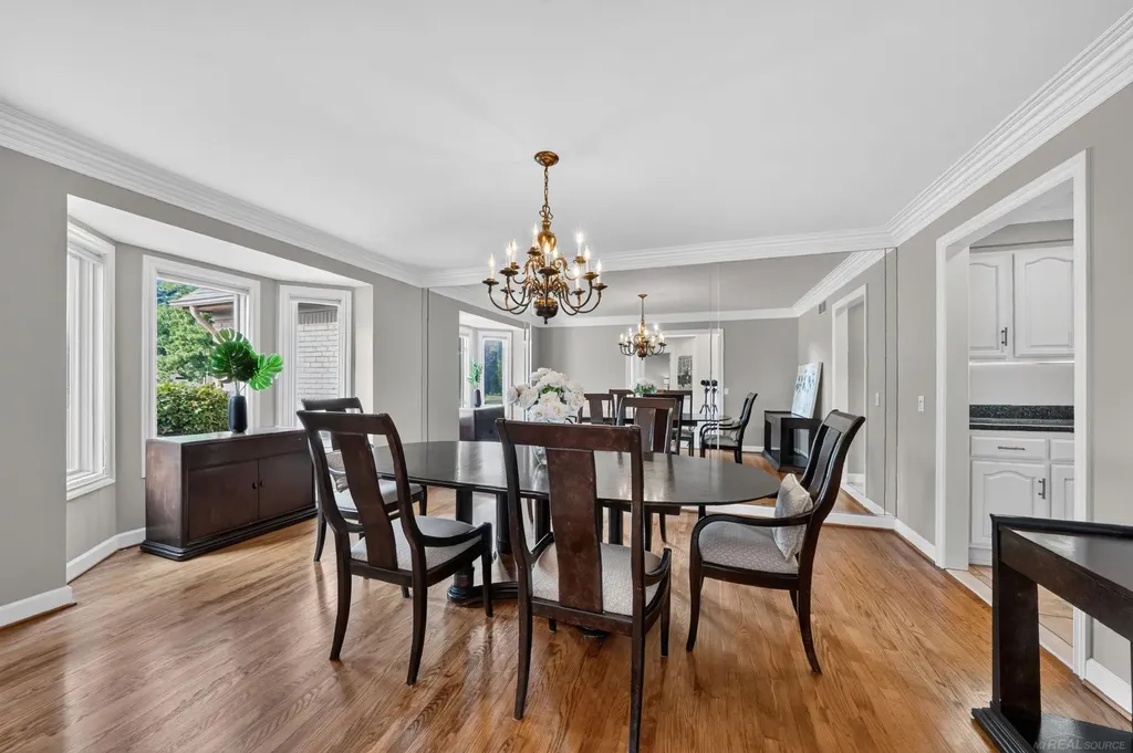 8893 Chestnut Run Drive Shelby Charter Township MI 48317