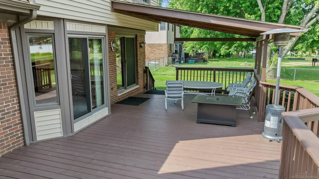 48055 Mallard Drive Chesterfield Township MI 48047