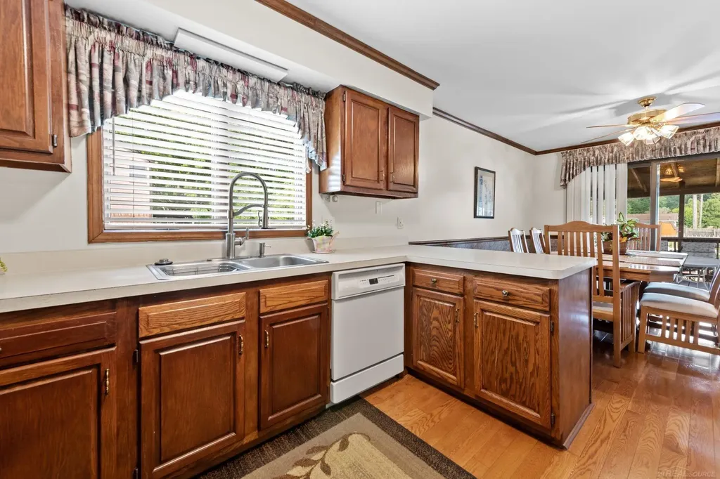 48055 Mallard Drive Chesterfield Township MI 48047