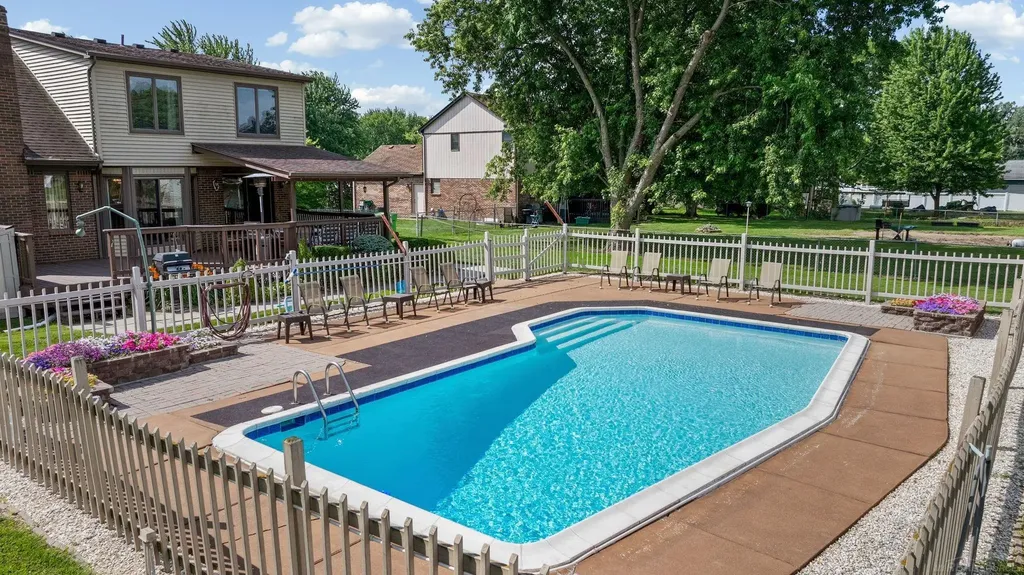 48055 Mallard Drive Chesterfield Township MI 48047