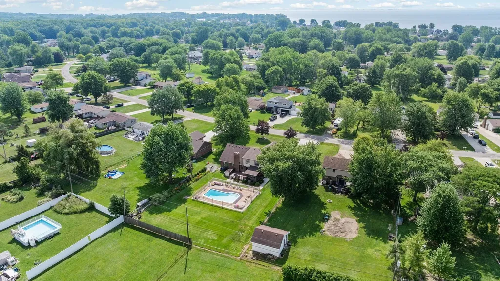 48055 Mallard Drive Chesterfield Township MI 48047