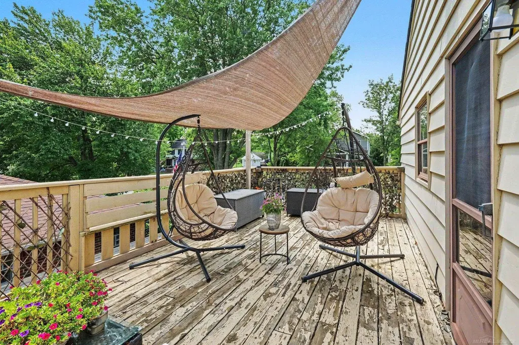 392 Cambridge Drive Mt. Clemens City MI 48043