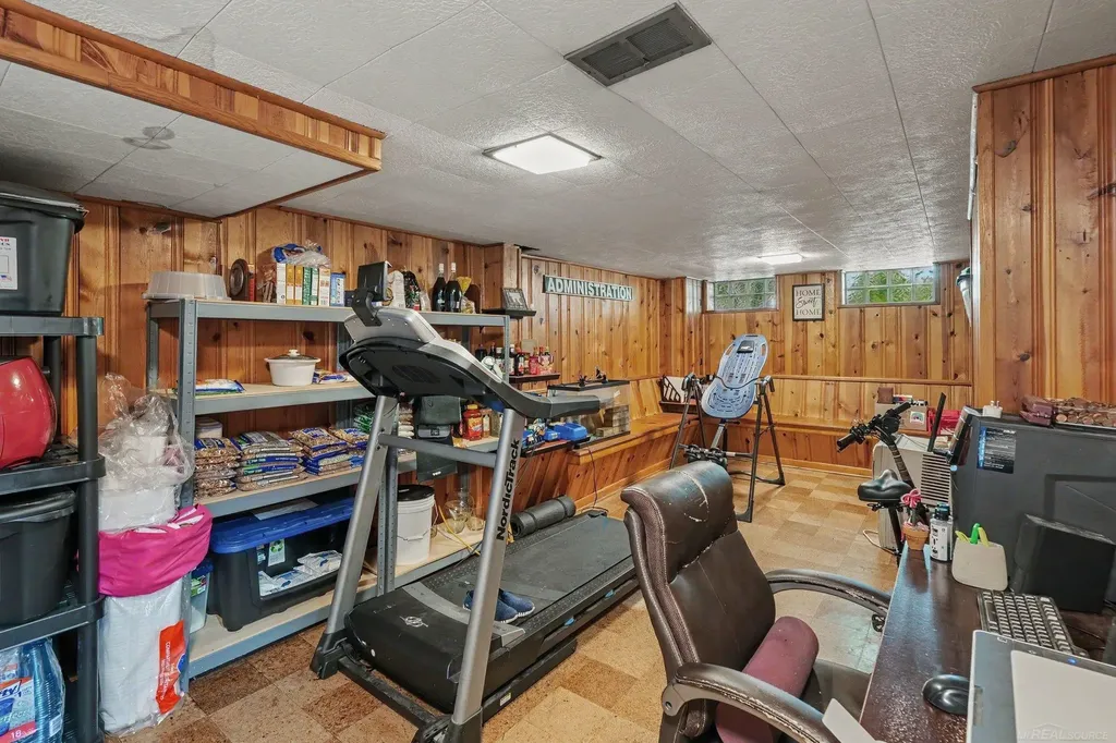 392 Cambridge Drive Mt. Clemens City MI 48043