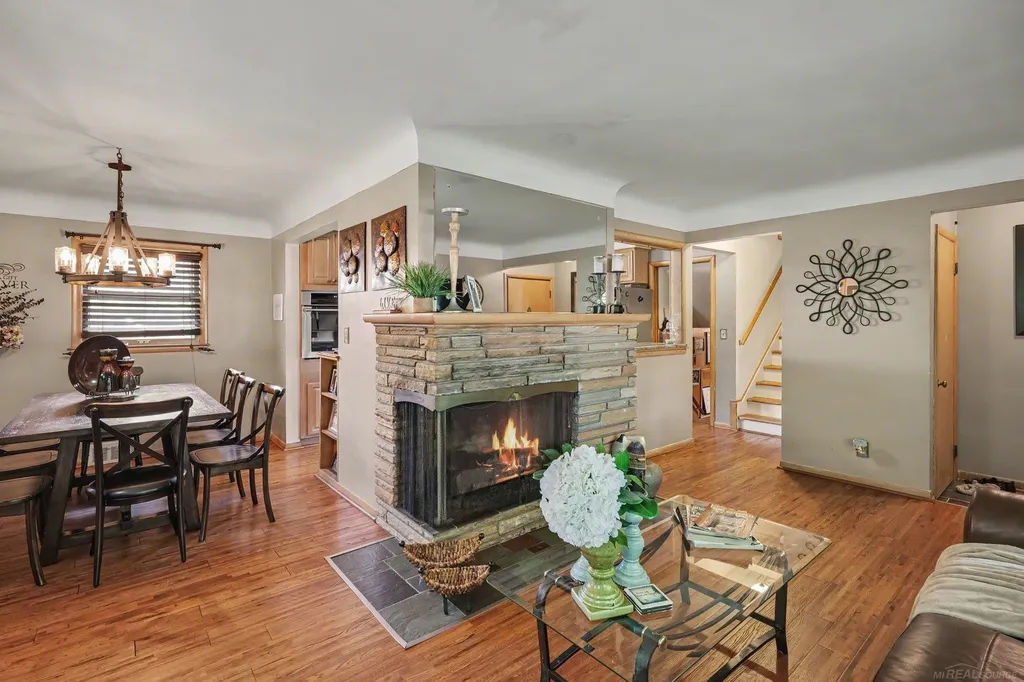 392 Cambridge Drive Mt. Clemens City MI 48043